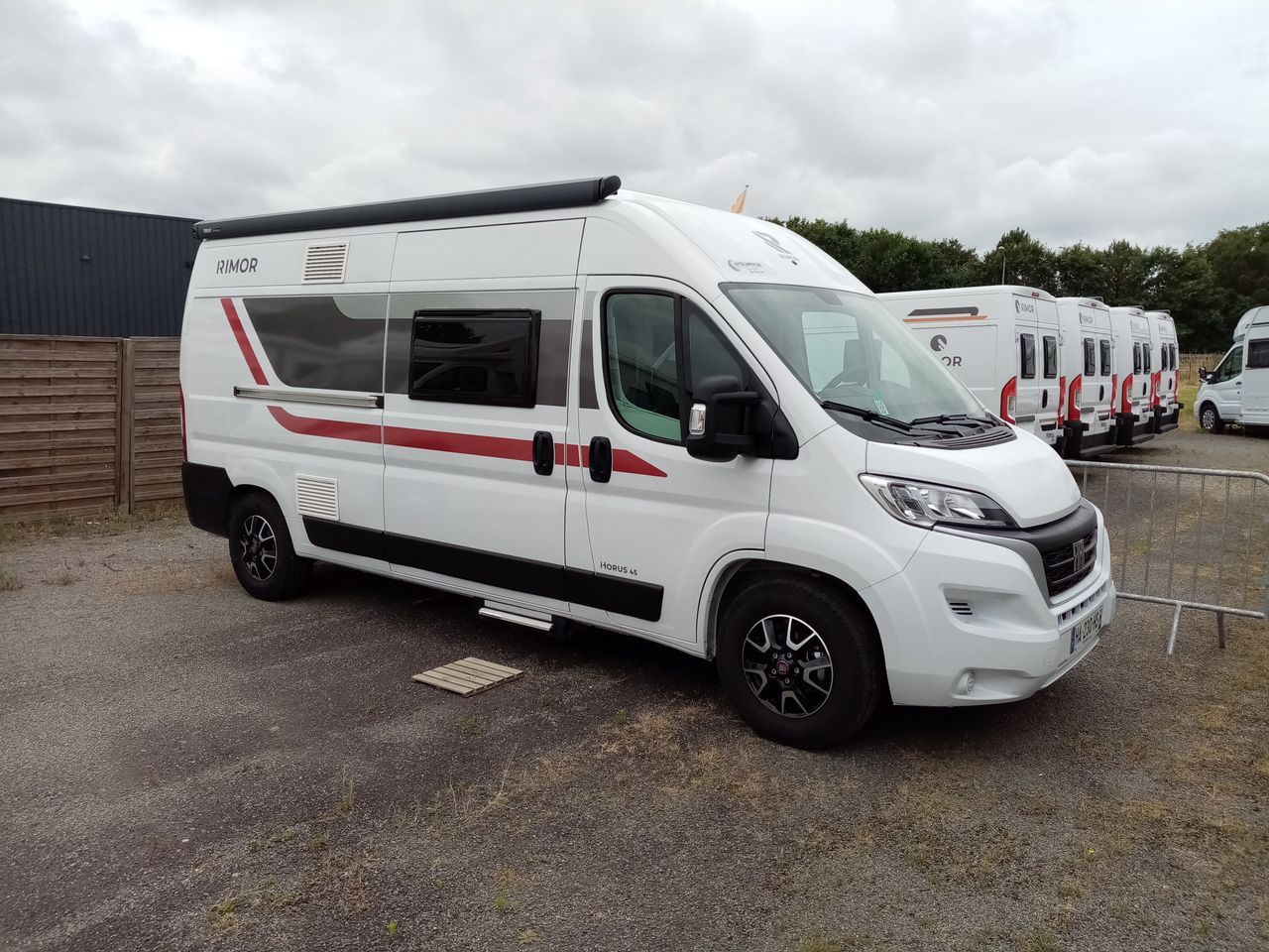 Camping-car RIMOR HORUS 45 / GRD FRIGO/ 4000 KM